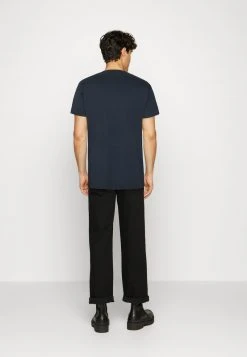 Esprit Herren AW CNECK SS - T-Shirt Print - Navy 9 Esprit Herren AW CNECK SS - T-Shirt Print - Navy -Esprit Verkäufe 2024 28d39299b56e446485eee155b18f7c14