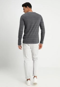 Esprit Herren Langarmshirt - Black 10 Esprit Herren Langarmshirt - Black -Esprit Verkäufe 2024 474d14c1cc854fa7a52c526e3702a317