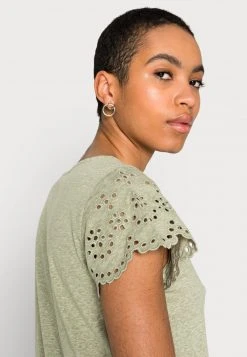 Esprit BRODERIE - T-Shirt Basic - Light Khaki | Damen -Esprit Verkäufe 2024 481ab41cf7204eb98606e0c1bc2d5b24