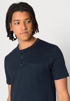 Esprit Herren SUS - T-Shirt Basic - Navy -Esprit Verkäufe 2024 5a3de3aa4b8b4ad88e06f5c0ff0f430f