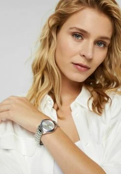 Esprit MIT FARBIG ABGESETZER LÜNETTE - Uhr - Silver | Damen