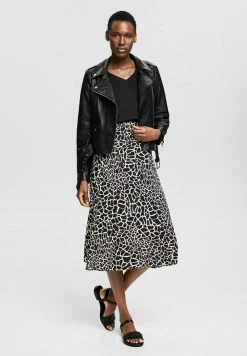 Esprit MIT V AUSSCHNITT - T-Shirt Basic - Black | Damen 11 Esprit MIT V AUSSCHNITT - T-Shirt Basic - Black | Damen -Esprit Verkäufe 2024 61501e1edc1b49088feea4574c754bc4