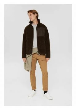 Esprit Herren T-Shirt Basic - Light Grey 11 Esprit Herren T-Shirt Basic - Light Grey -Esprit Verkäufe 2024 6d88fe4898d94460ad9e3d8b10282e6e