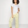 Esprit Damen STRIPE COMBI SLEEVE SHIRT PANTS - Pyjama - Pastel Yellow 2 Esprit Damen STRIPE COMBI SLEEVE SHIRT PANTS - Pyjama - Pastel Yellow -Esprit Verkäufe 2024 8005b3f79b5644528aae0b6545c774a4