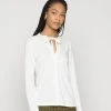 Esprit Damen BOW TIE - Langarmshirt - Off White 1 Esprit Damen BOW TIE - Langarmshirt - Off White -Esprit Verkäufe 2024 8294c3c5dca84db6a78ee9602e12d094
