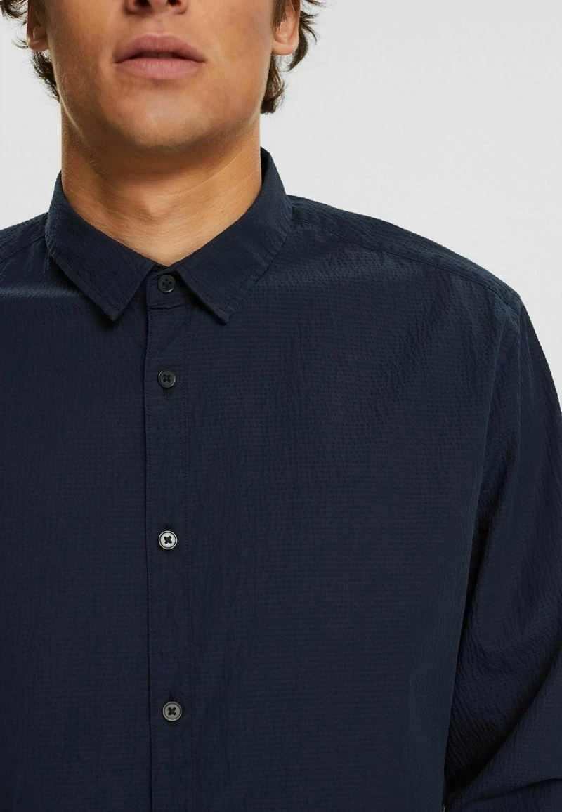 Esprit Herren AUS SEERSUCKER - Hemd - Navy 7 Esprit Herren AUS SEERSUCKER - Hemd - Navy – Bild 5