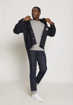 Esprit Herren Langarmshirt - Medium Grey 15 Esprit Herren Langarmshirt - Medium Grey -Esprit Verkäufe 2024 9f0fe8e39b4149679c02c809db8f2574