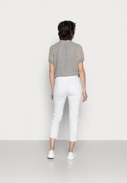 Esprit SLIM CAP - Jeans Slim Fit - White | Damen 9 Esprit SLIM CAP - Jeans Slim Fit - White | Damen -Esprit Verkäufe 2024 b4709aed85654f089e4b97e9eb37d75d