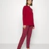 Esprit MOSAIK PRINT LONGSLEEVE LONG PANTS SET - Pyjama - Cherry Red | Damen -Esprit Verkäufe 2024 c105d611a9a044ada7fa6c42d3537cea