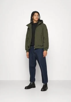 Esprit Verkaufsgeschäft -Esprit Verkäufe 2024 c600fff2a07647208de86afd130b0010