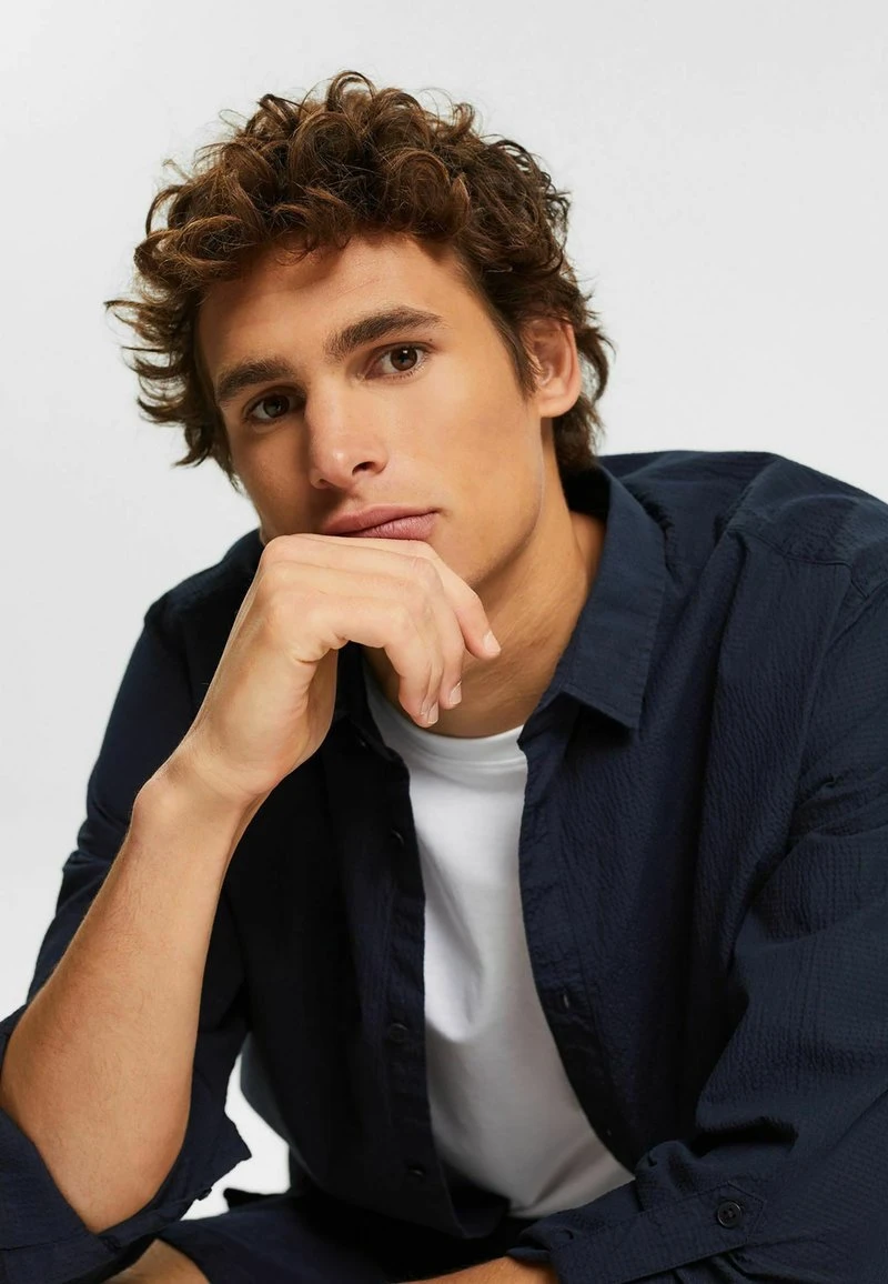 Esprit Herren AUS SEERSUCKER - Hemd - Navy 6 Esprit Herren AUS SEERSUCKER - Hemd - Navy – Bild 4