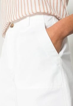 Esprit Damen Shorts - White -Esprit Verkäufe 2024 e1d933151cbf43f5b1a3a4466675cf76