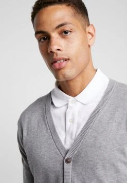 Esprit Herren BUTTON CARD - Strickjacke - Grey 13 Esprit Herren BUTTON CARD - Strickjacke - Grey -Esprit Verkäufe 2024 e2727454b5754f7ca4a6b222362cac40