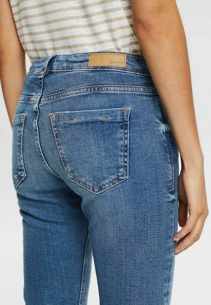 Esprit Damen IN CAPRI - Jeans Shorts - Blue Medium Washed 6 Esprit Damen IN CAPRI - Jeans Shorts - Blue Medium Washed – Bild 4